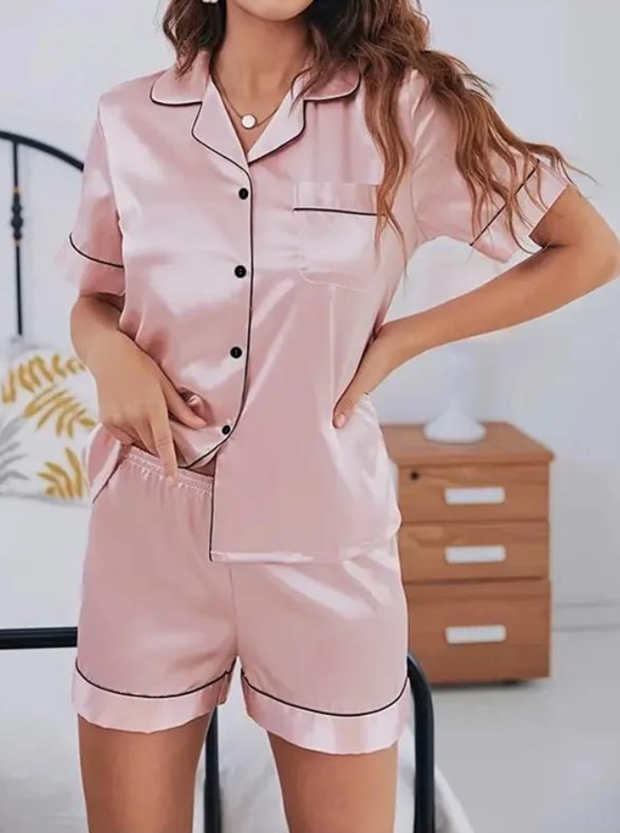 Ensemble de lingerie de nuit minimaliste en soie pour femmes