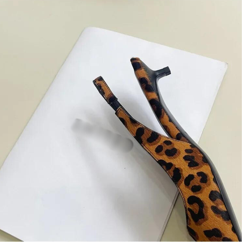 Talons pointus en léopard