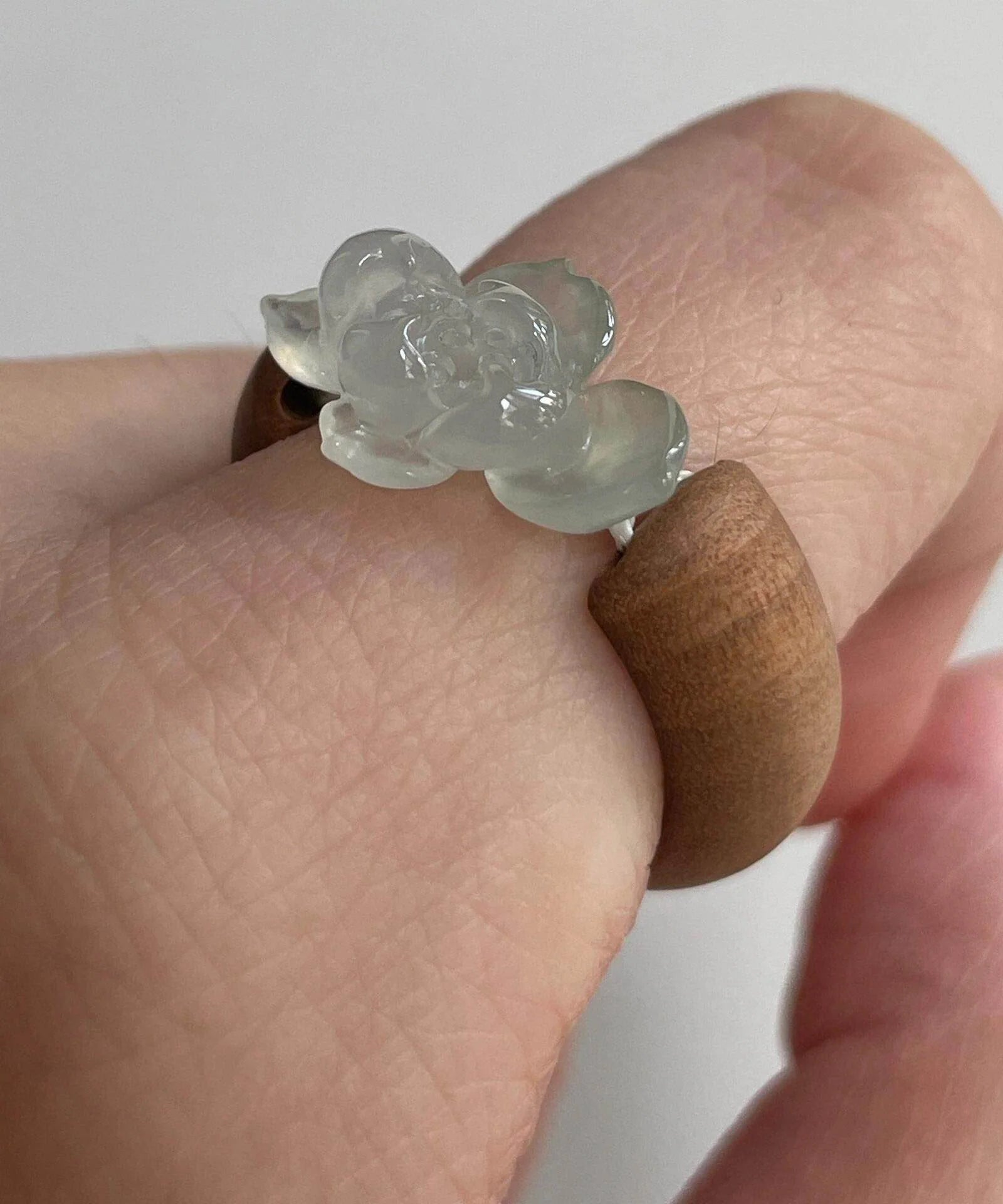 Bague Femme Vintage Patchwork Bois et Jade Motif Lotus 1