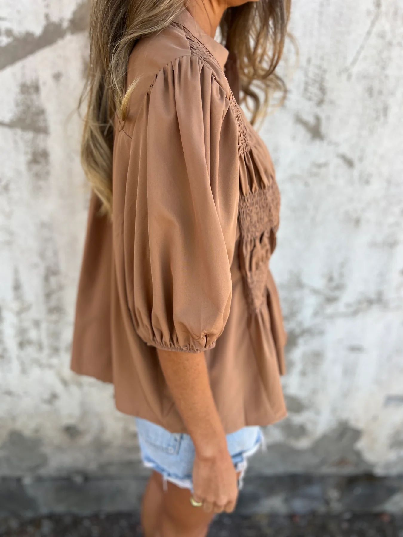 Blouse Femme Élégante à Plis Délicats 4