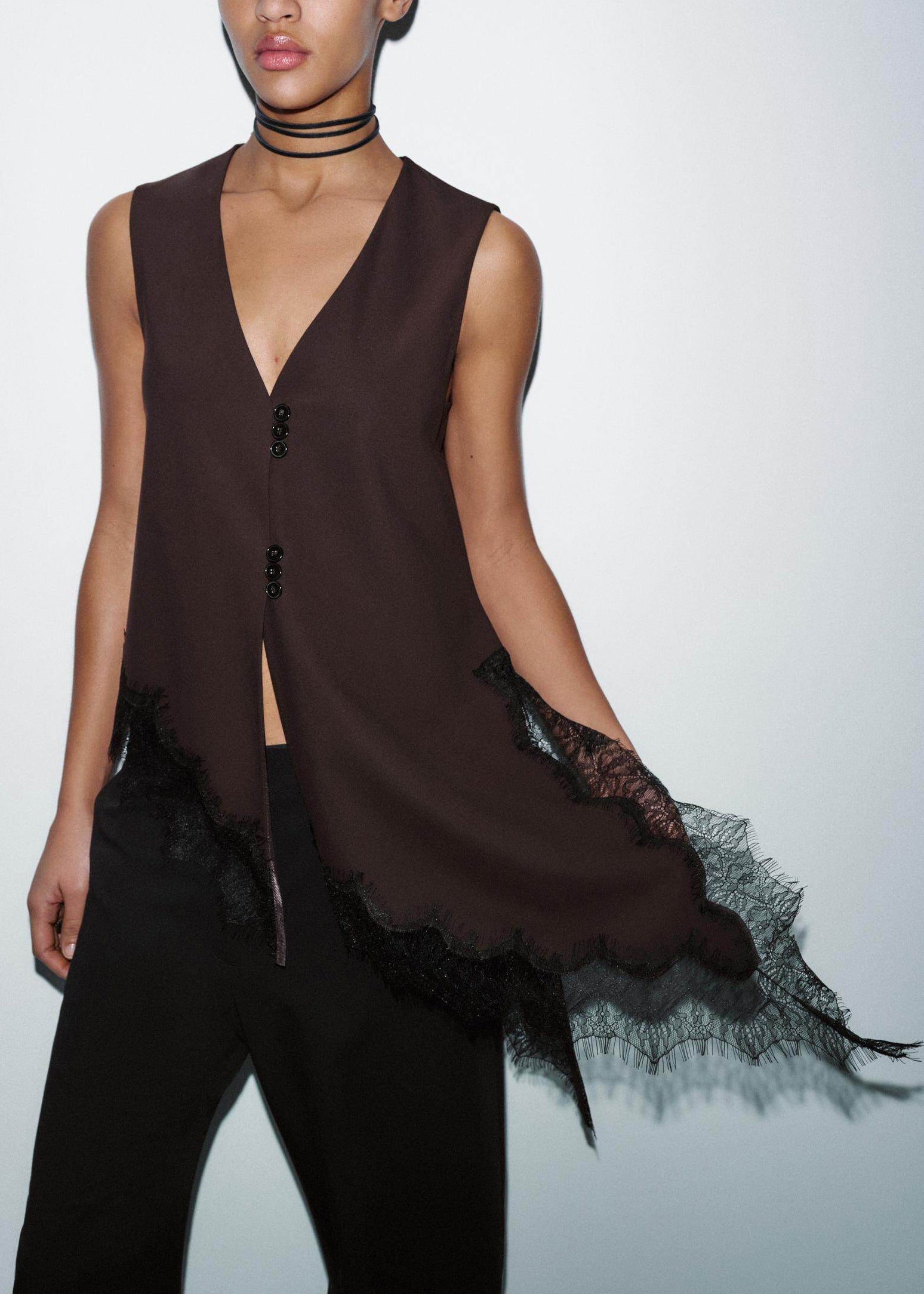 Blouse Femme Sans Manches Col V Patchwork Dentelle Design Unique 2