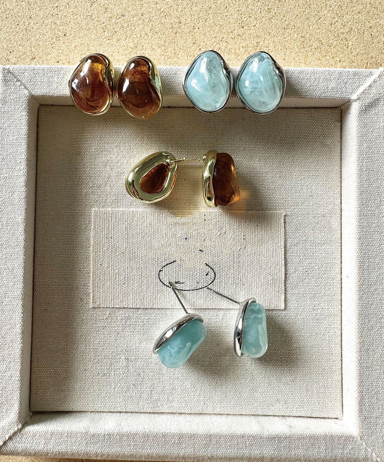 Boucles d’oreilles asymétriques pour femme style moderne 4