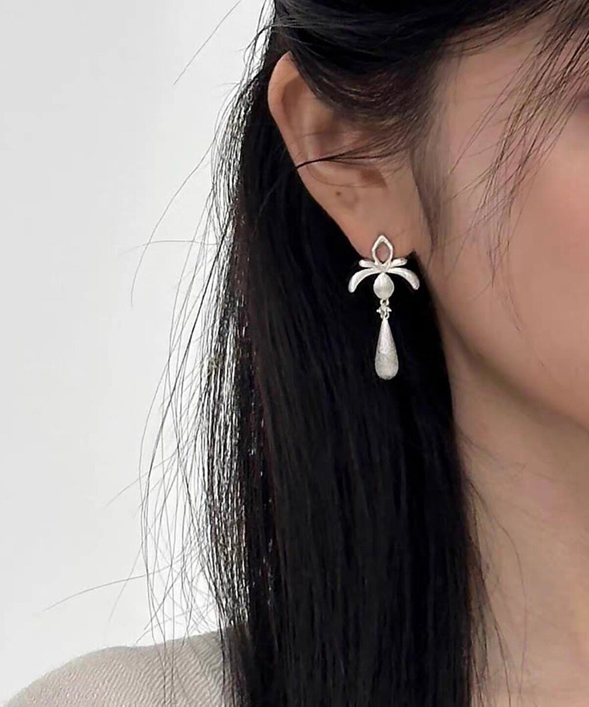 Boucles d'oreilles femme goutte d'eau ajourées design original 3