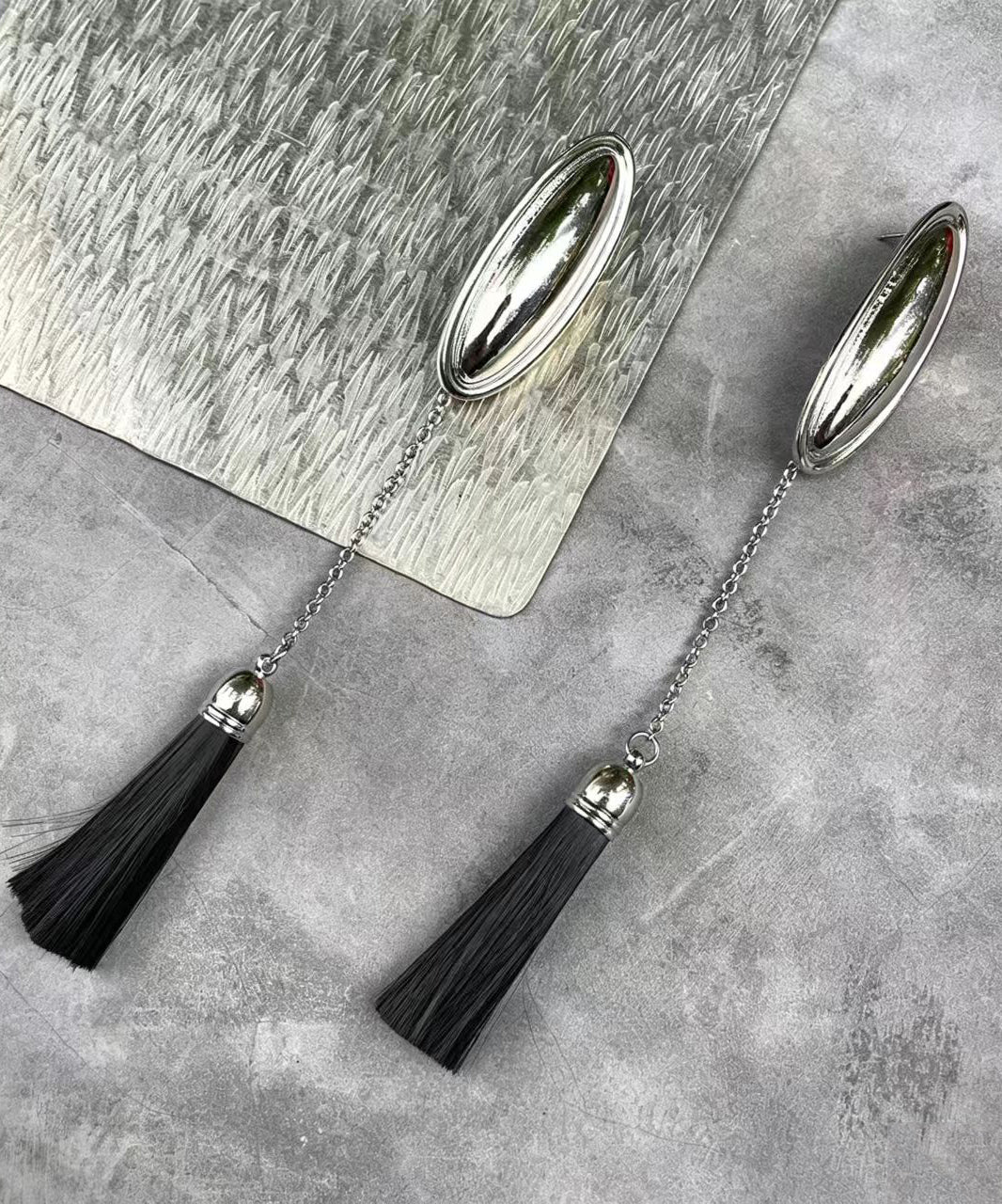 Boucles d'oreilles pendantes rétro avec pompon et chaîne longue pour femme 4