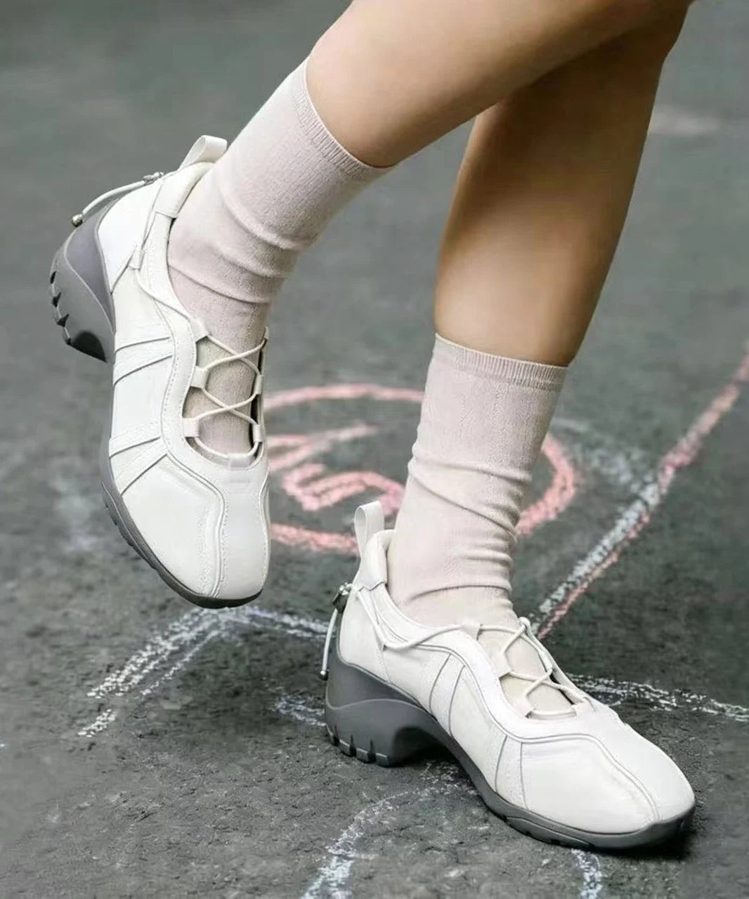 Chaussures plates à brides croisées pour femme style artisanal 1