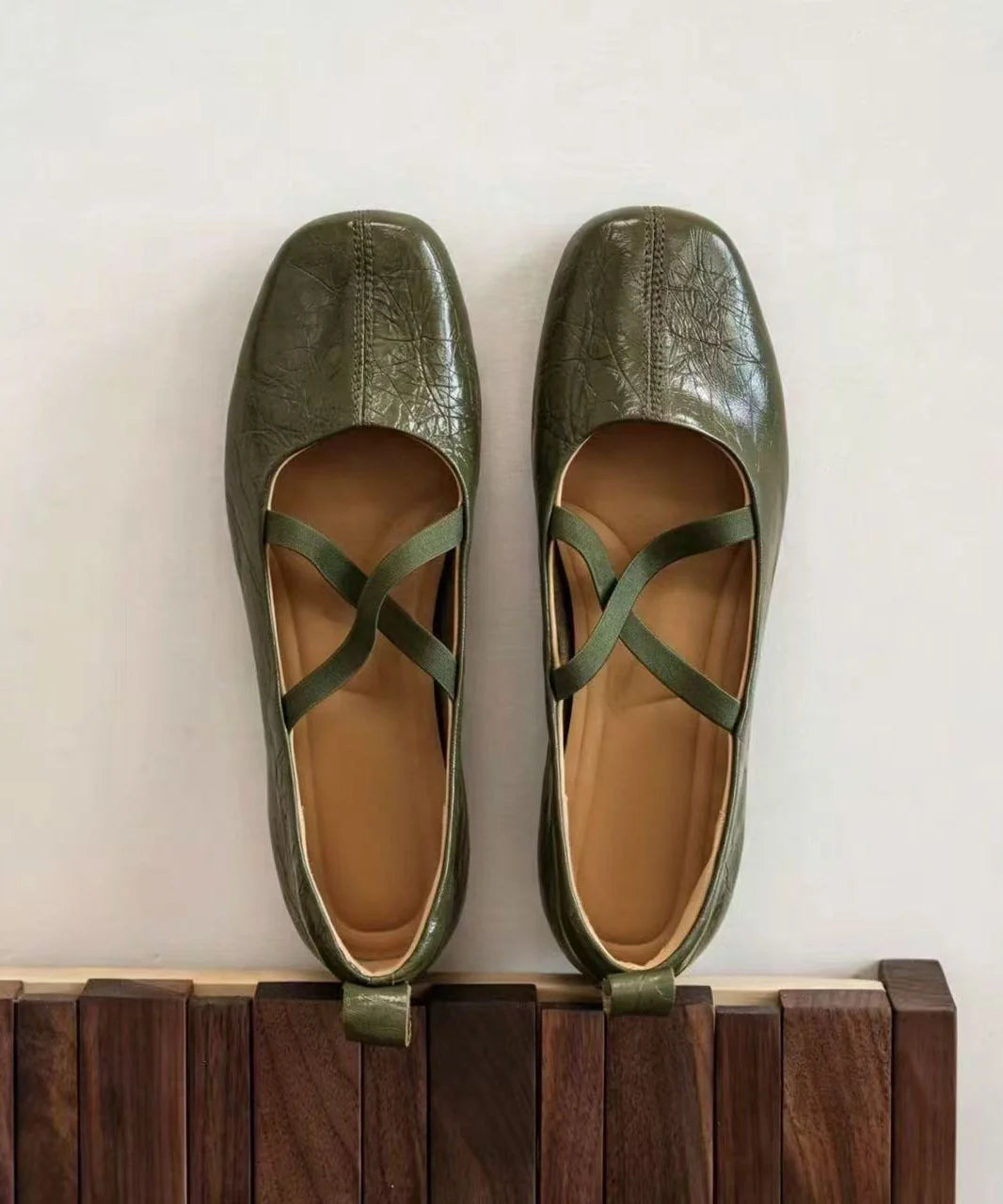 Chaussures plates pour femmes à brides croisées 1