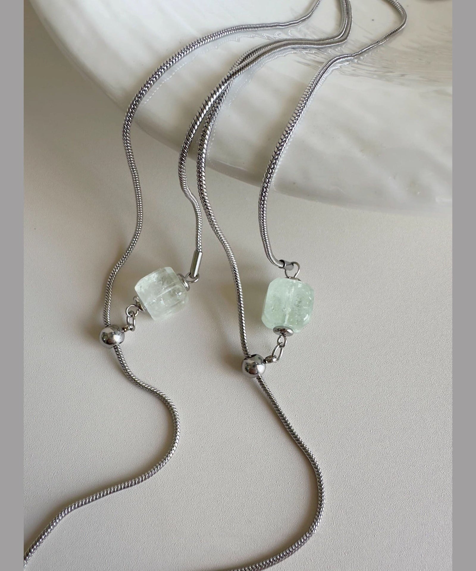 Collier Femme Style Chic avec Pierre Naturelle et Cristal 4