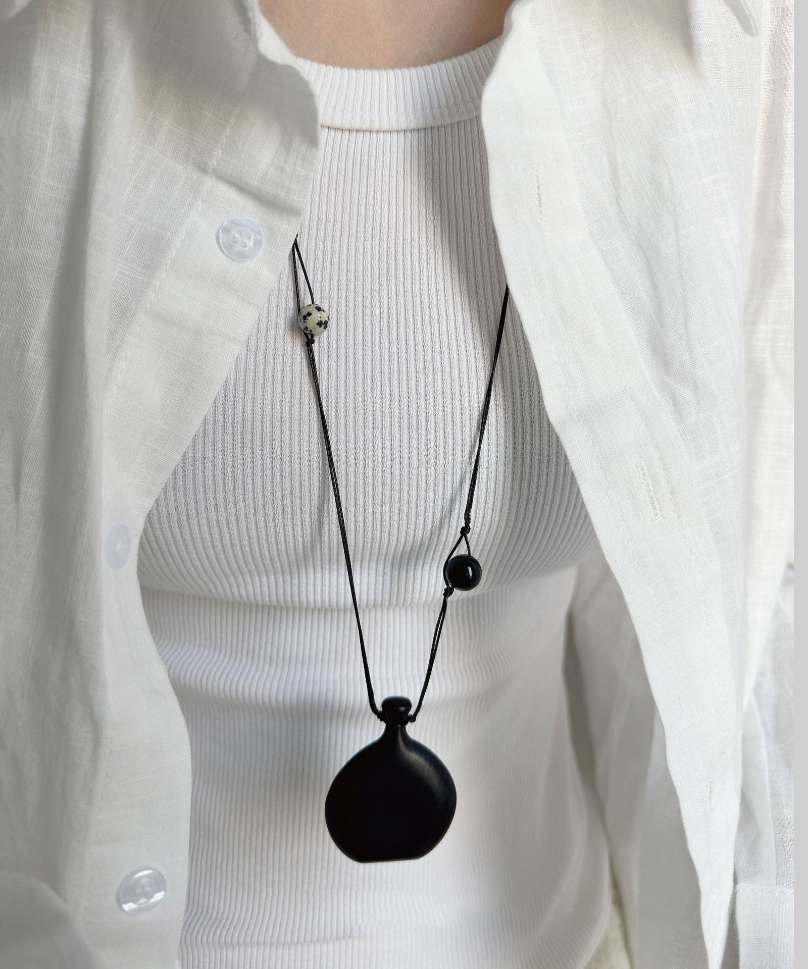 Collier Long Femme avec Pendentif Vase en Bois au Design Original 2