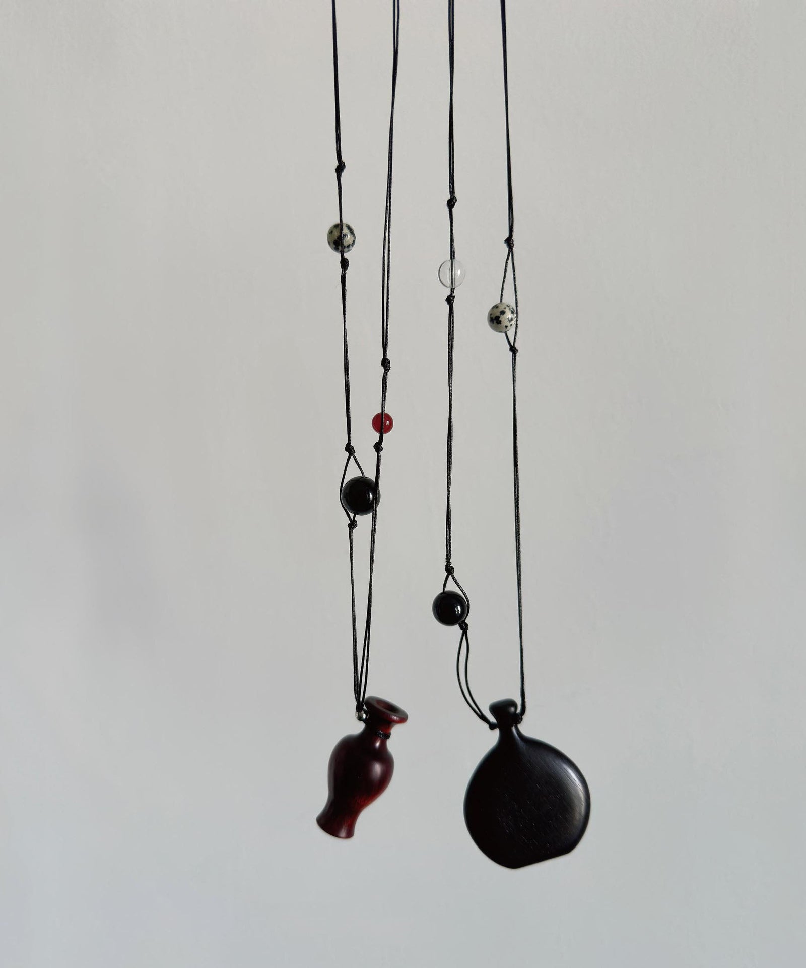 Collier Long Femme avec Pendentif Vase en Bois au Design Original 4