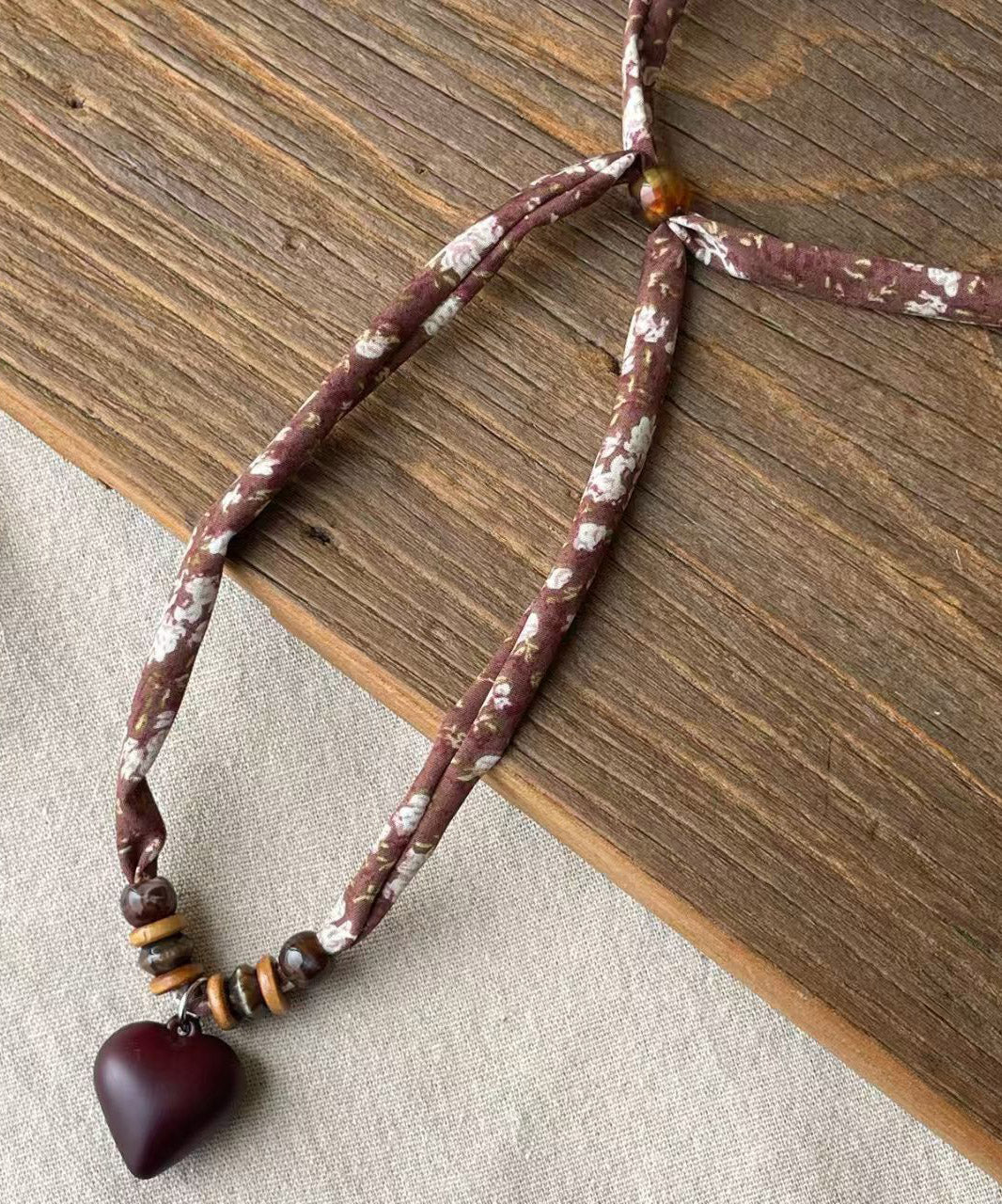 Collier Pendentif Foulard pour Femme Style Artisan 3