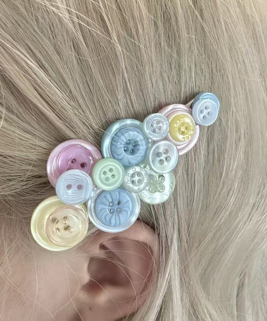 Épingle à cheveux femme style bouton bleu taillé 1