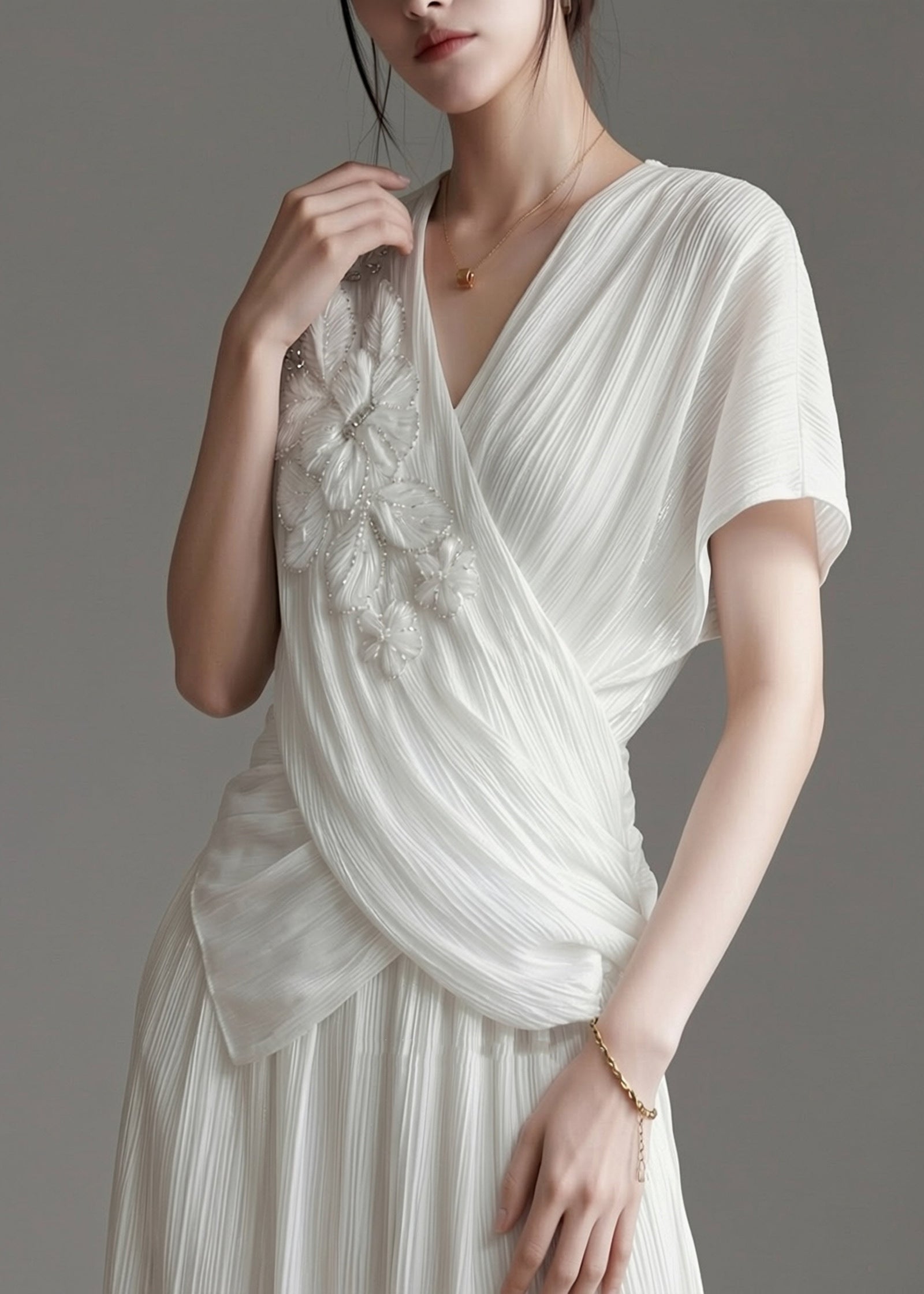 Haut Femme Col en V Orné de Perles Chic 2