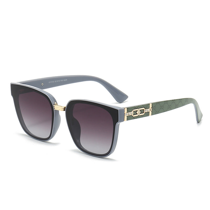 Lunette de Soleil Femme Design Carré Tendance avec Protection UV 7