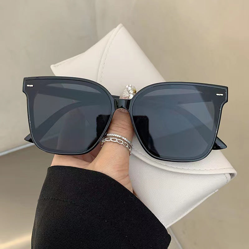 Lunette de Soleil Femme Moderne avec Protection UV400 1