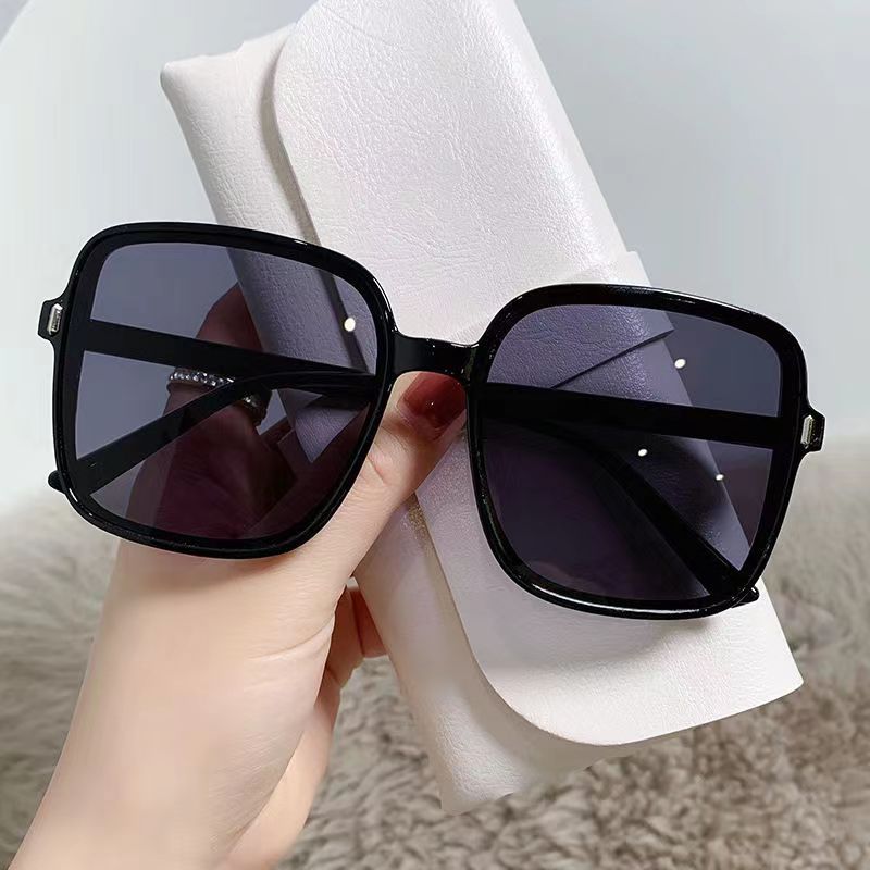 Lunettes de Soleil Femme Carrées Oversize Tendance 1
