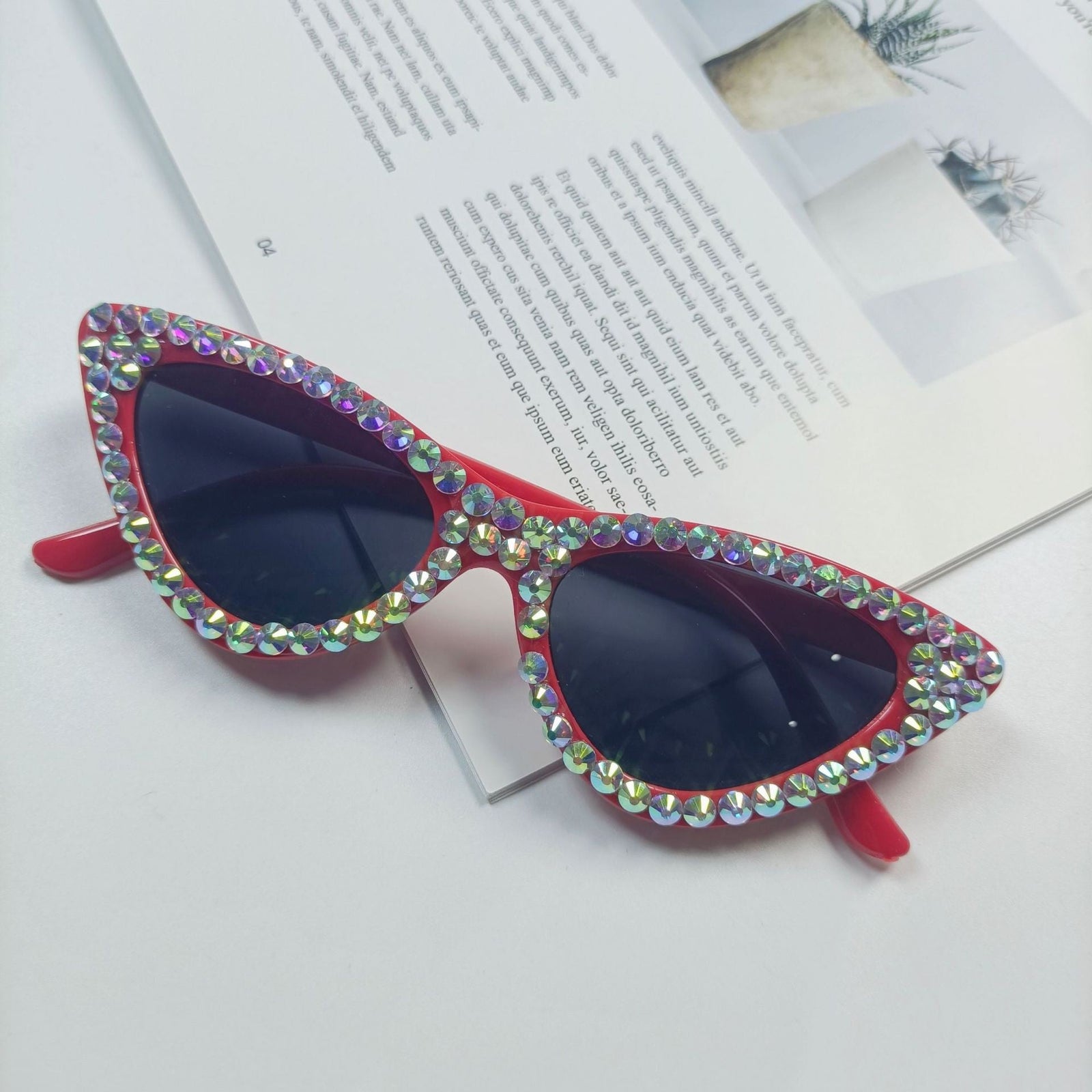 Lunettes de soleil Cat-Eye pour femmes avec cristaux scintillants 8