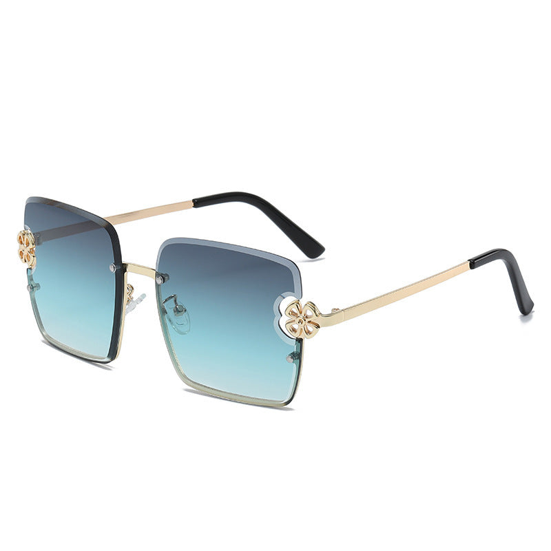Lunettes de soleil carrées femme à motif floral 3