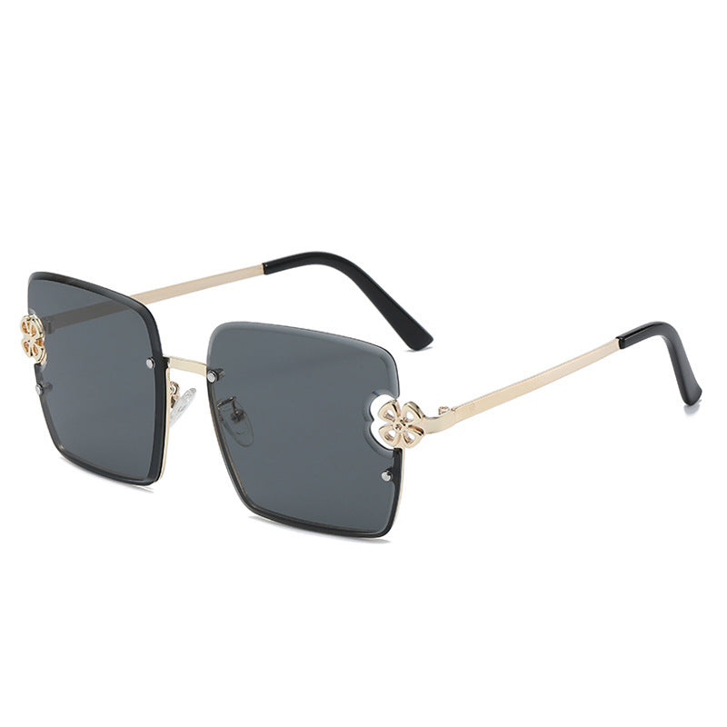 Lunettes de soleil carrées femme à motif floral 5
