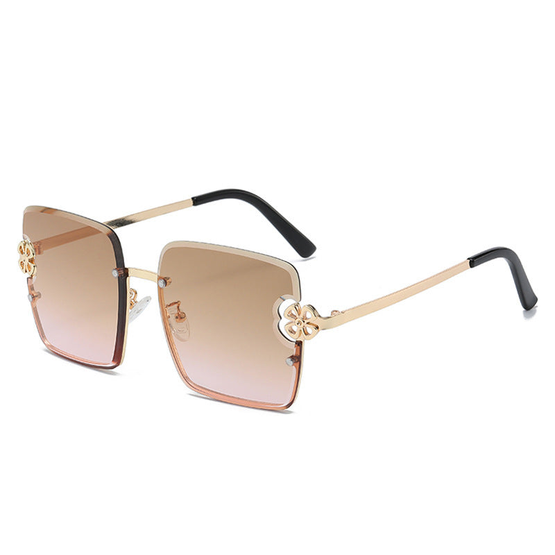 Lunettes de soleil carrées femme à motif floral 6