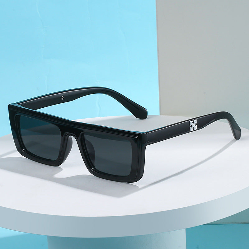 Lunettes de soleil carrées pour femmes modernes 1