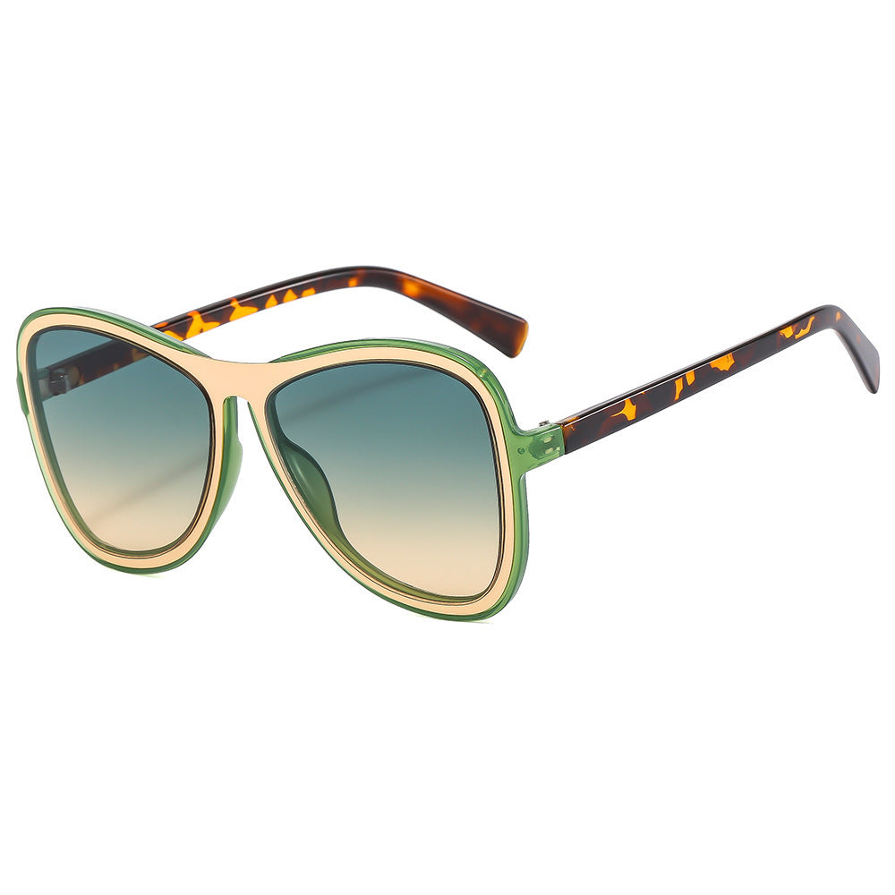 Lunettes de soleil oversize pour femme au design moderne 1