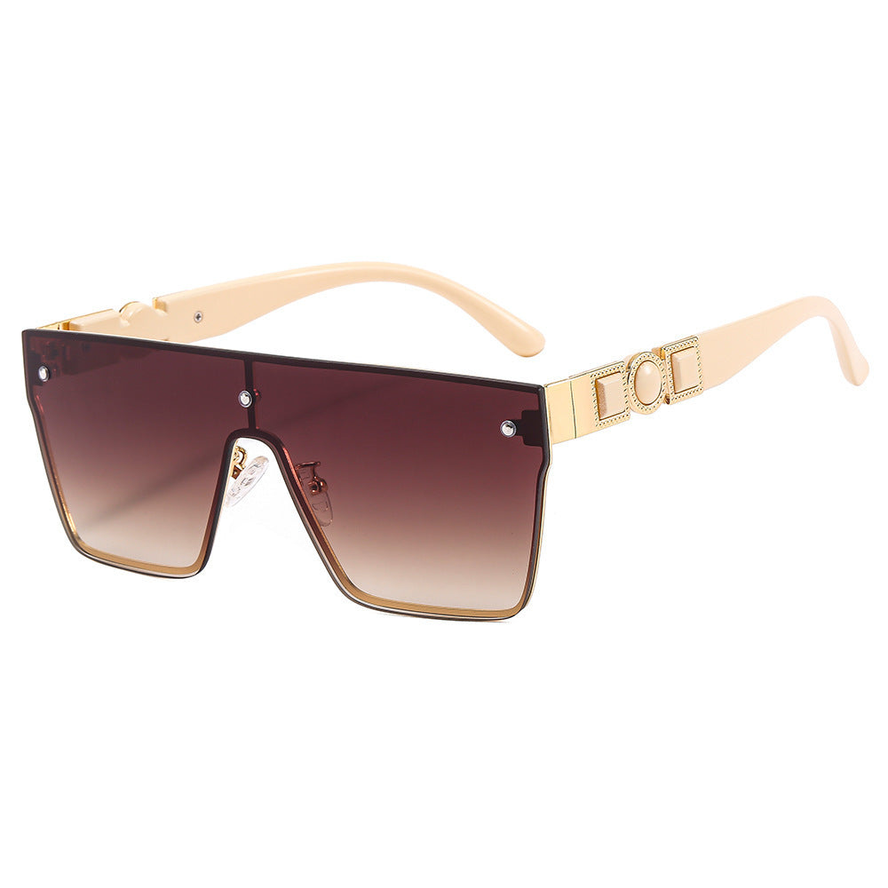 Lunettes de soleil oversize pour femme tendance 1