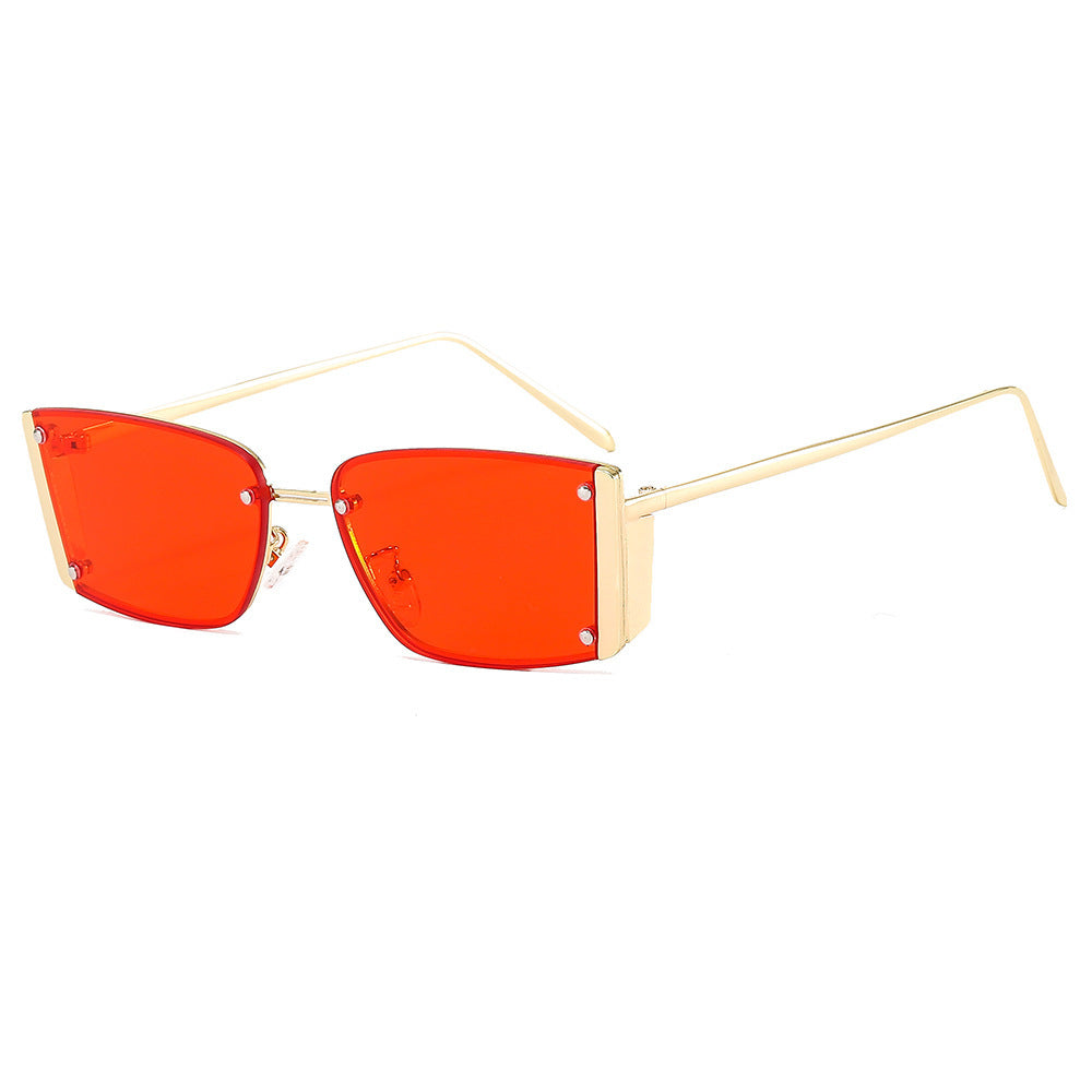 Lunettes de soleil pour femme avec monture géométrique 1