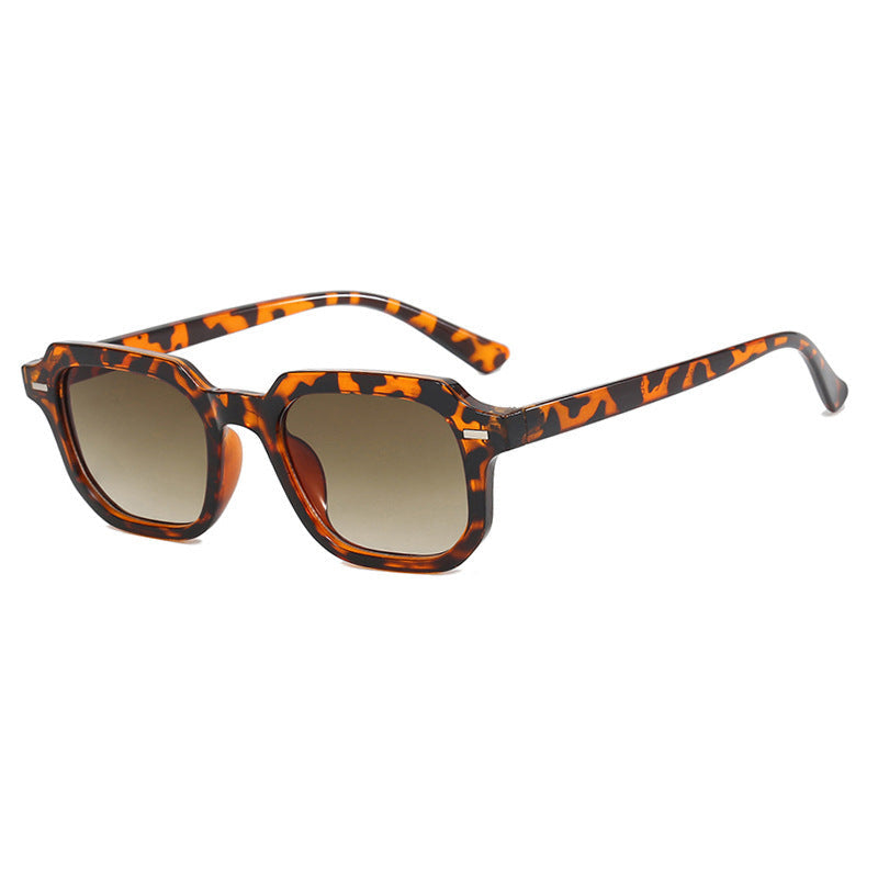Lunettes de soleil pour femmes au design géométrique 10