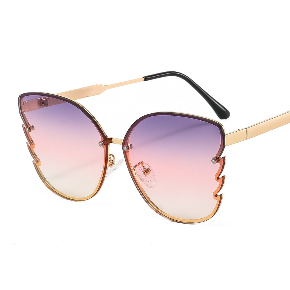 Lunettes de soleil pour femmes au design unique 0