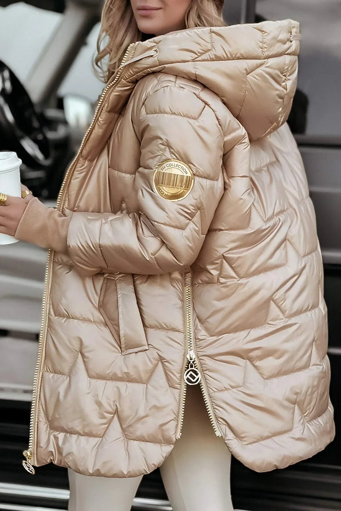 Manteau d'hiver pour femmes avec capuche 1