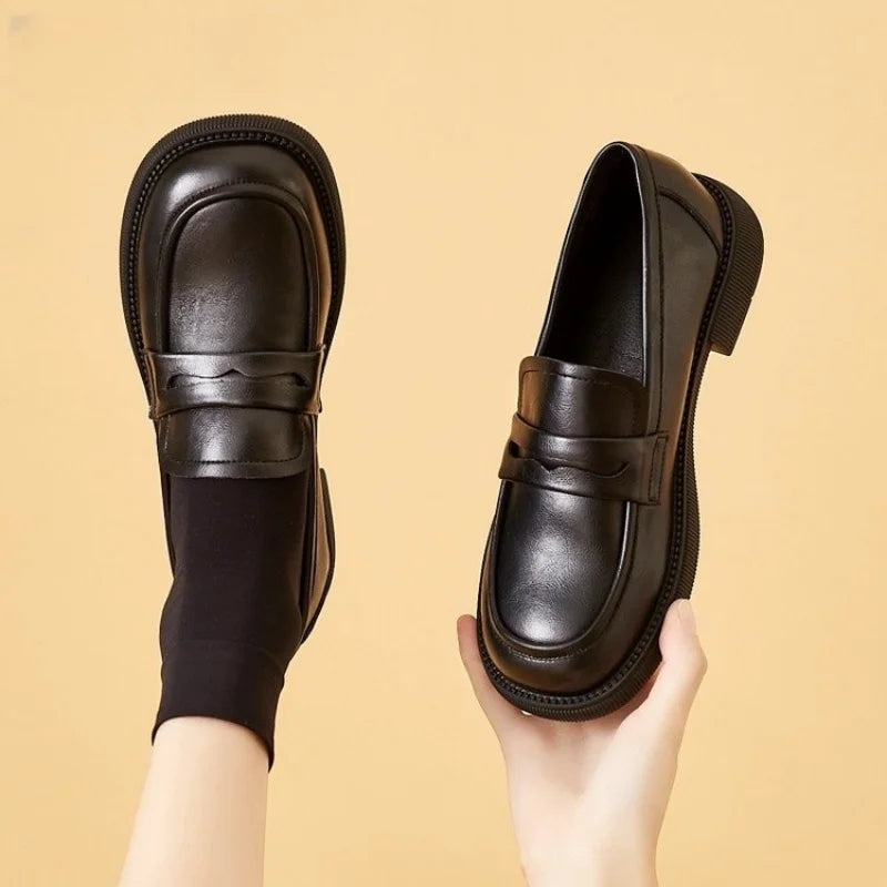 Mocassins pour femmes à enfiler au design minimaliste 1