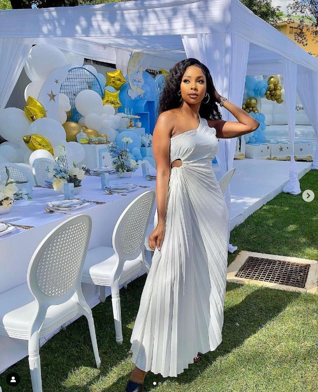 Robe Femme Élégante en Tissu Luxueux