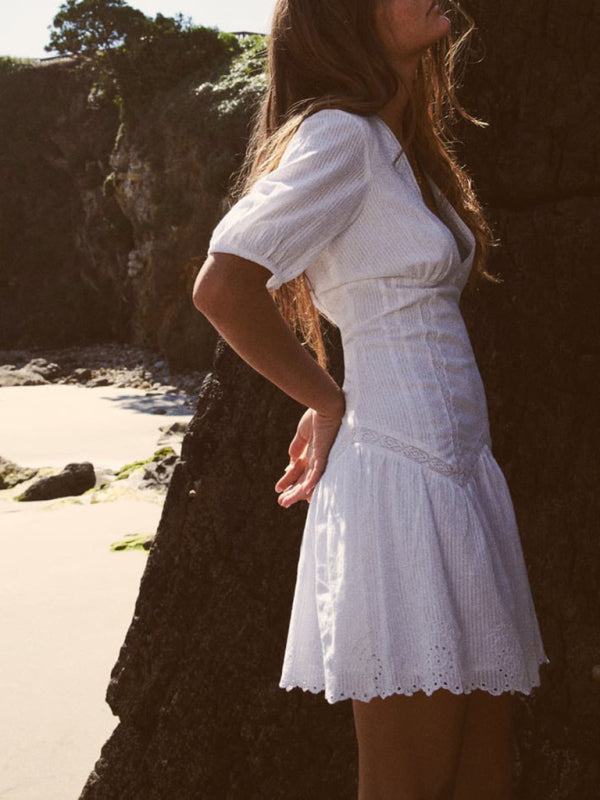 Robe Mini Femme à Manches Bouffantes V-Cou Découpe Taille Broderie 2