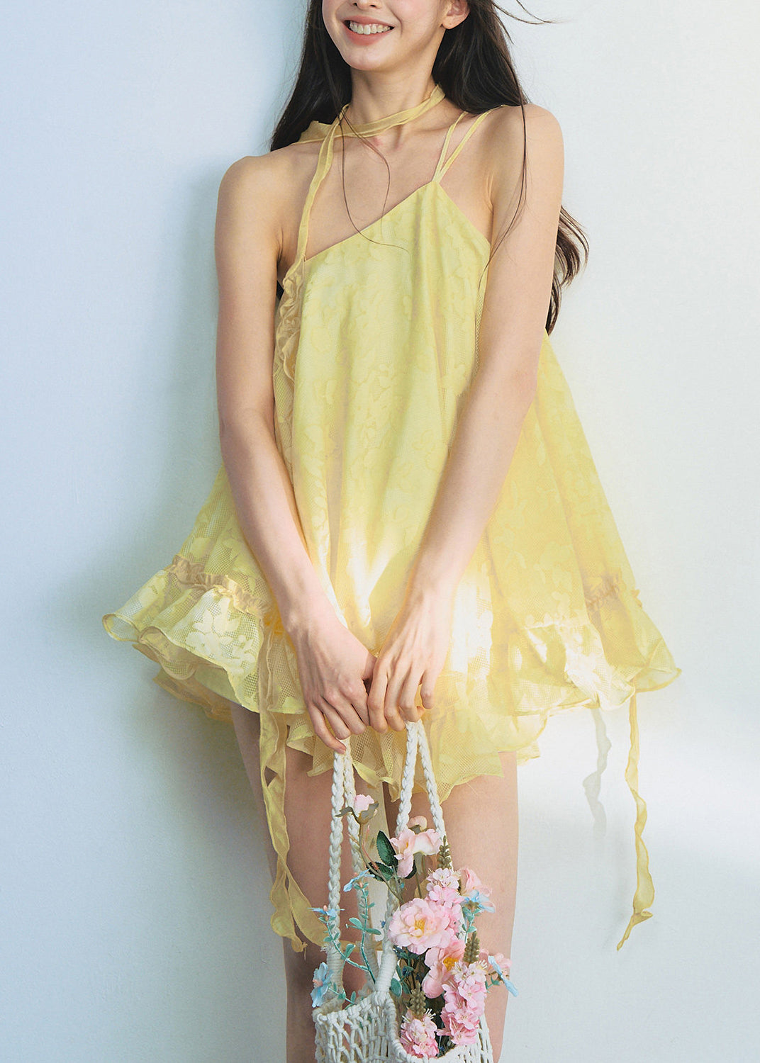Robe courte femme à volants asymétrique 1