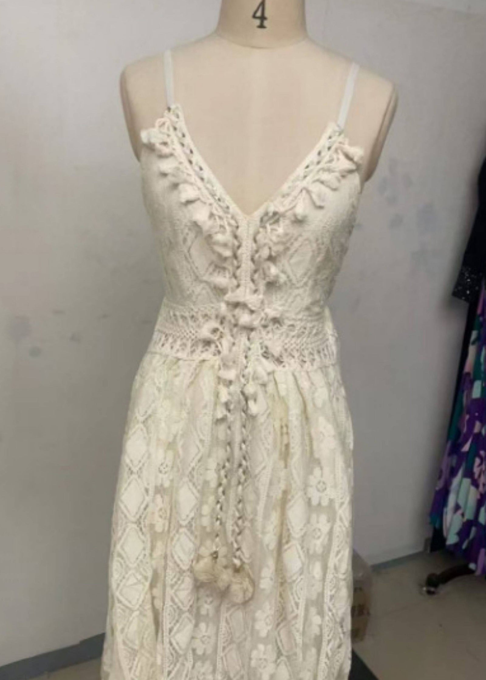 Robe d'été femme style bohème à dentelle et motifs boules 3