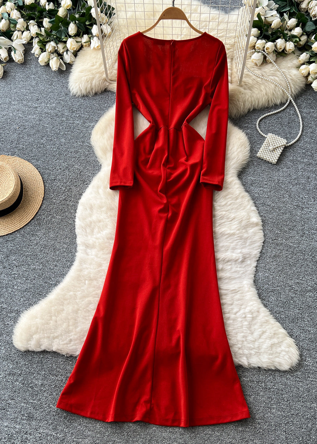Robe de soirée femme à ouverture latérale et détails perlés 1