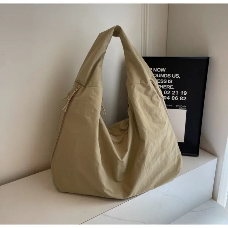 Sac fourre-tout pour femmes design minimaliste en tissu souple 5