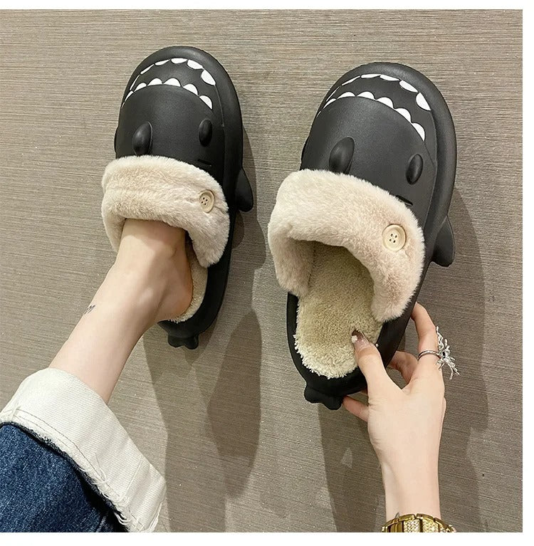 Chaussons en coton pelucheux requin pour femmes