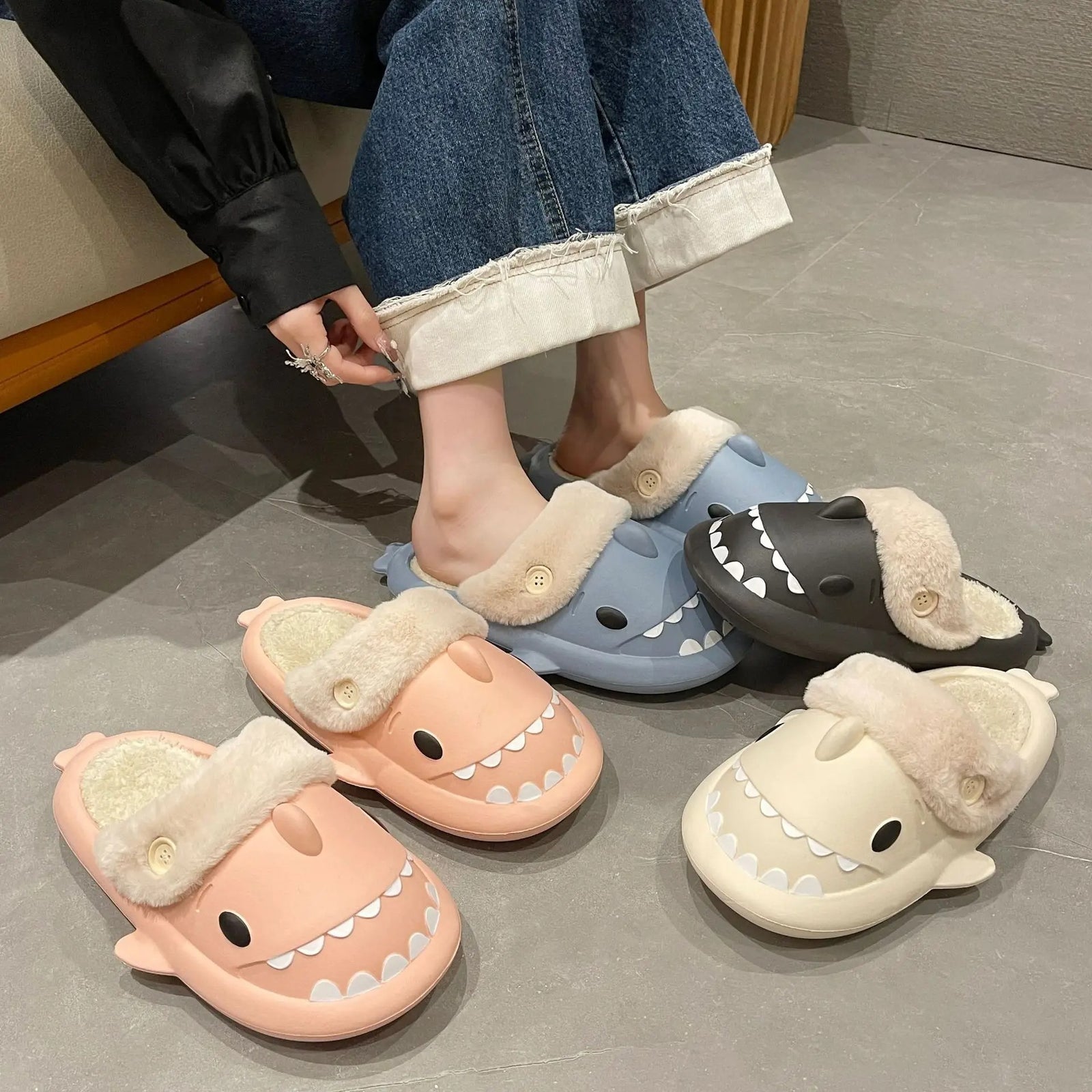 Chaussons en coton pelucheux requin pour femmes