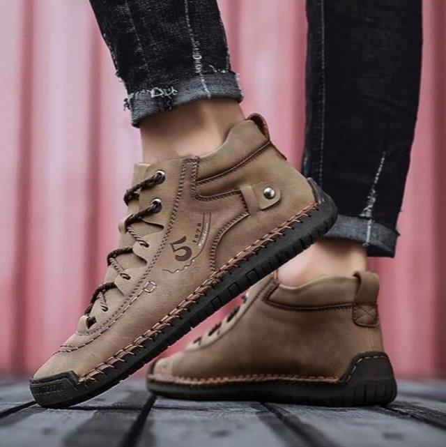 Bottines en cuir vintage cousues à la main