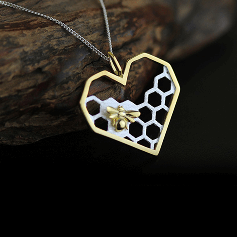 Collier à cœur en nid d'abeille