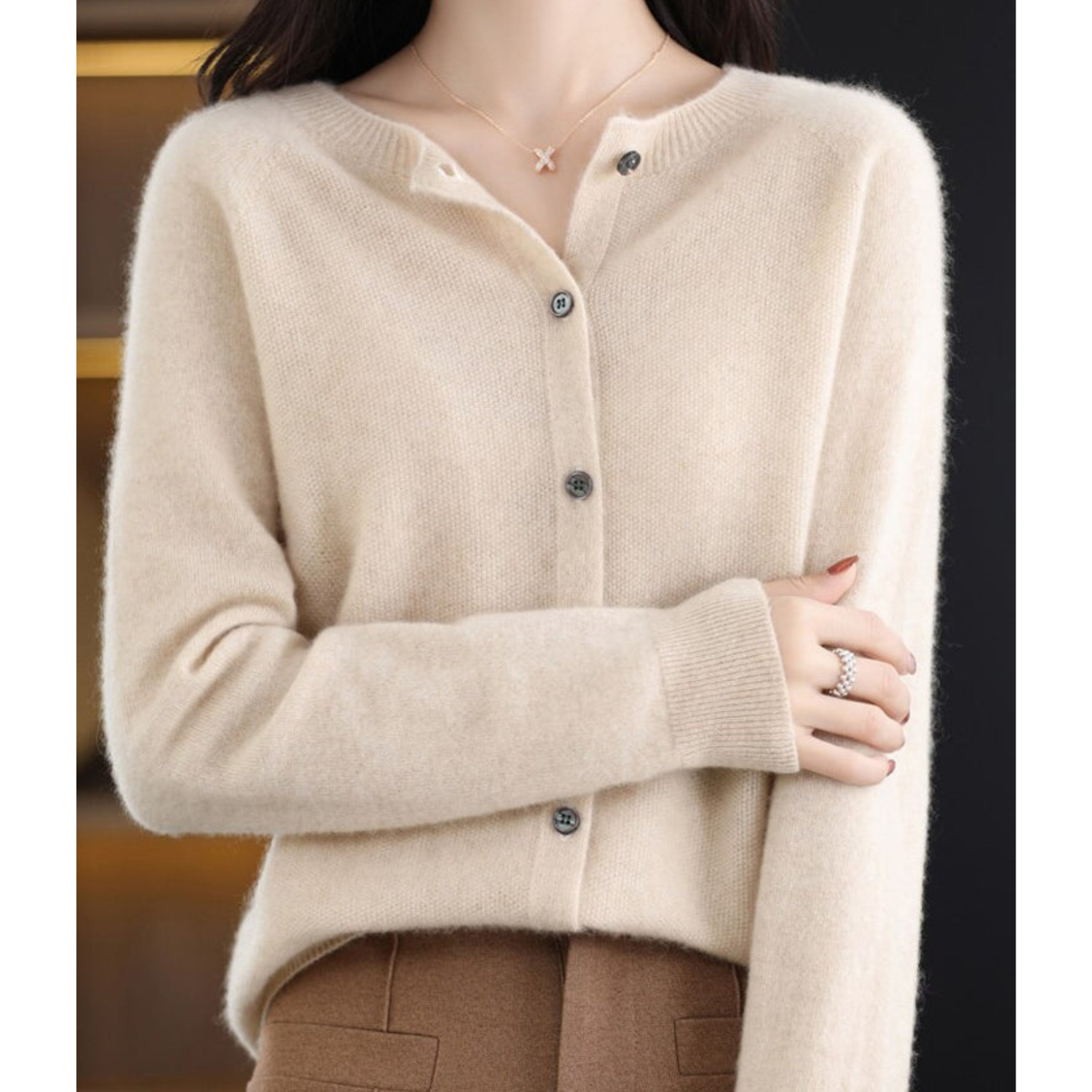 Variant image for Pull Femme Col en V en Laine Pure Ajusté-85