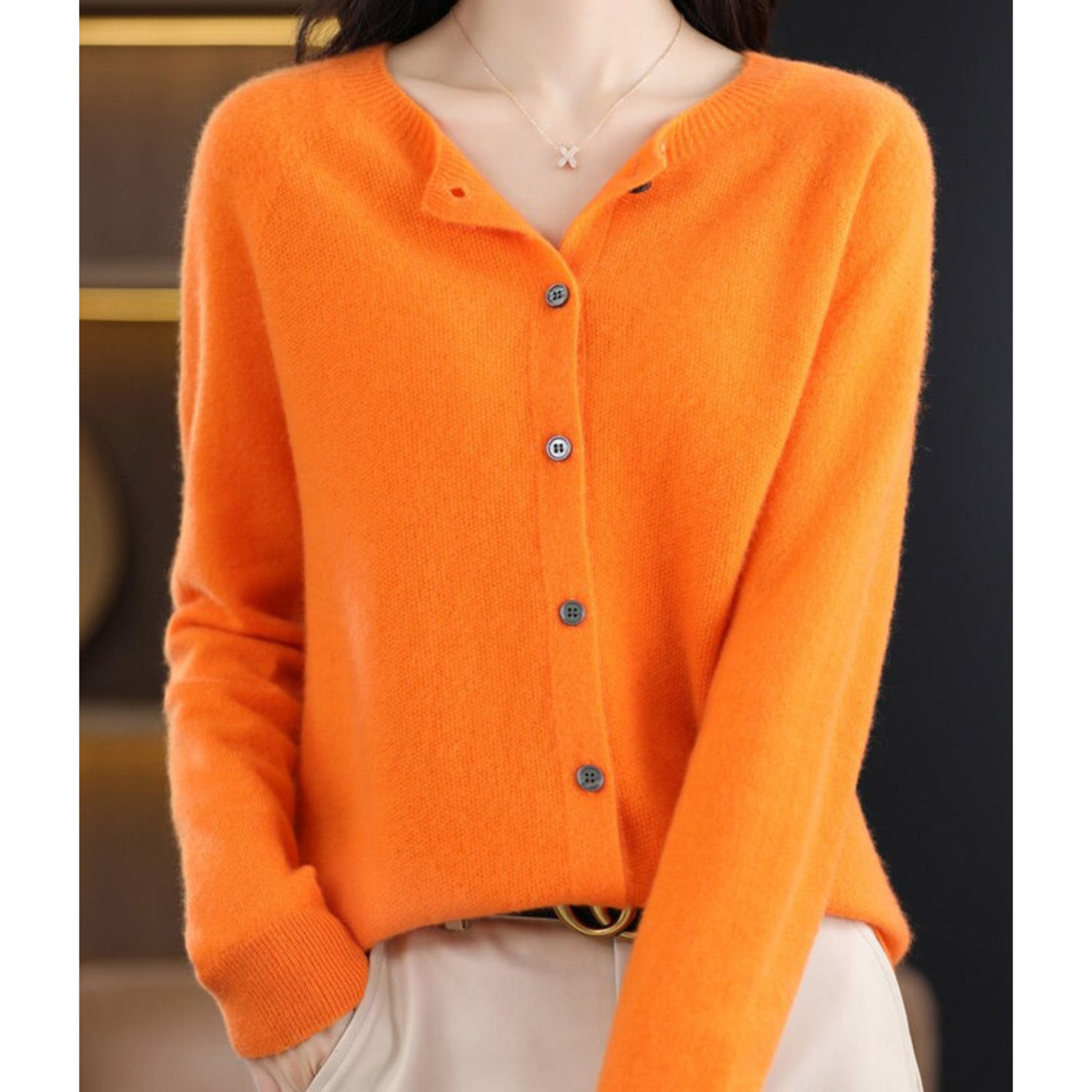 Variant image for Pull Femme Col en V en Laine Pure Ajusté-43