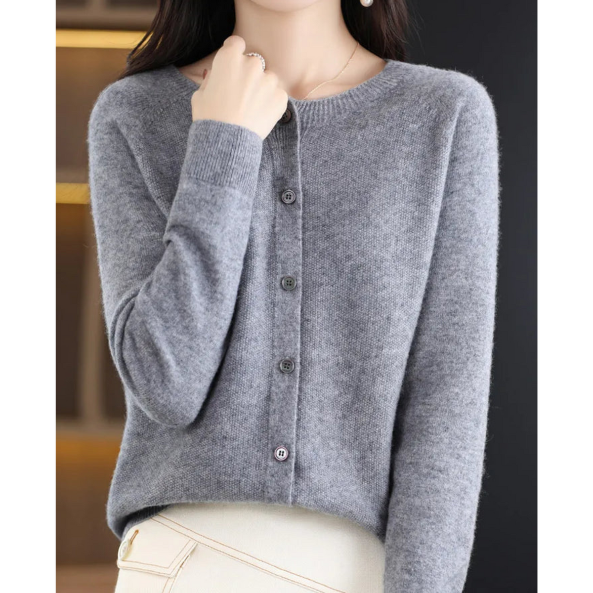 Variant image for Pull Femme Col en V en Laine Pure Ajusté-37