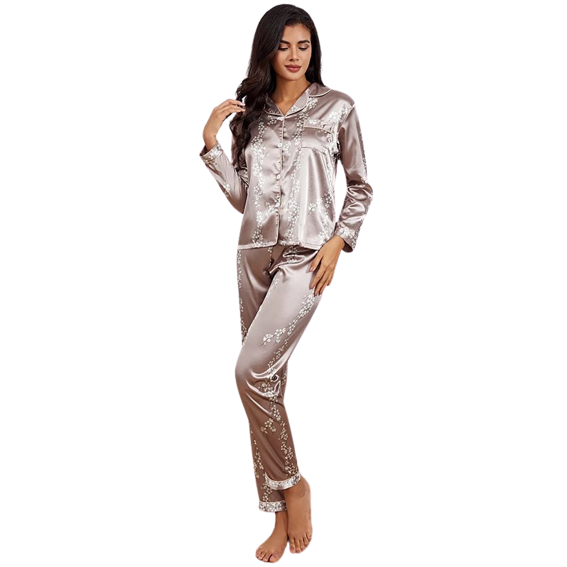 Pyjama élégant à manches longues pour femmes
