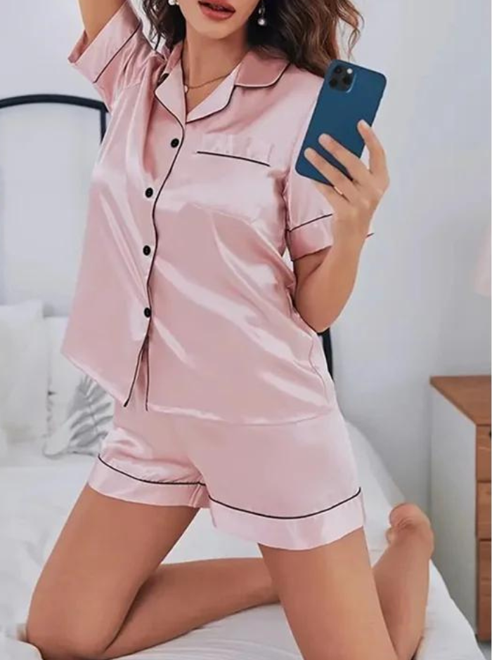 Ensemble de lingerie de nuit minimaliste en soie pour femmes