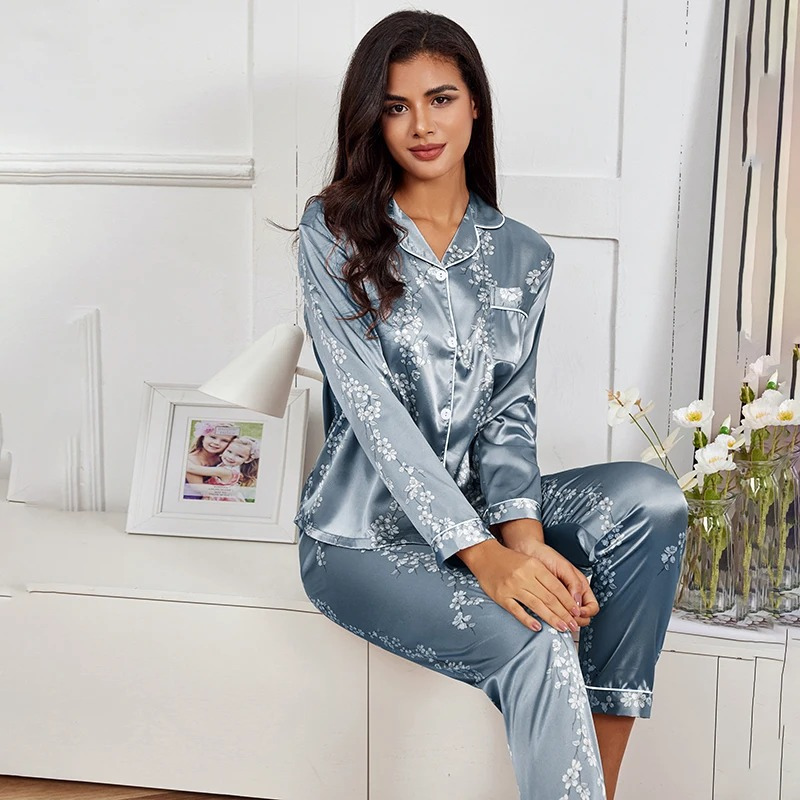 Pyjama élégant à manches longues pour femmes