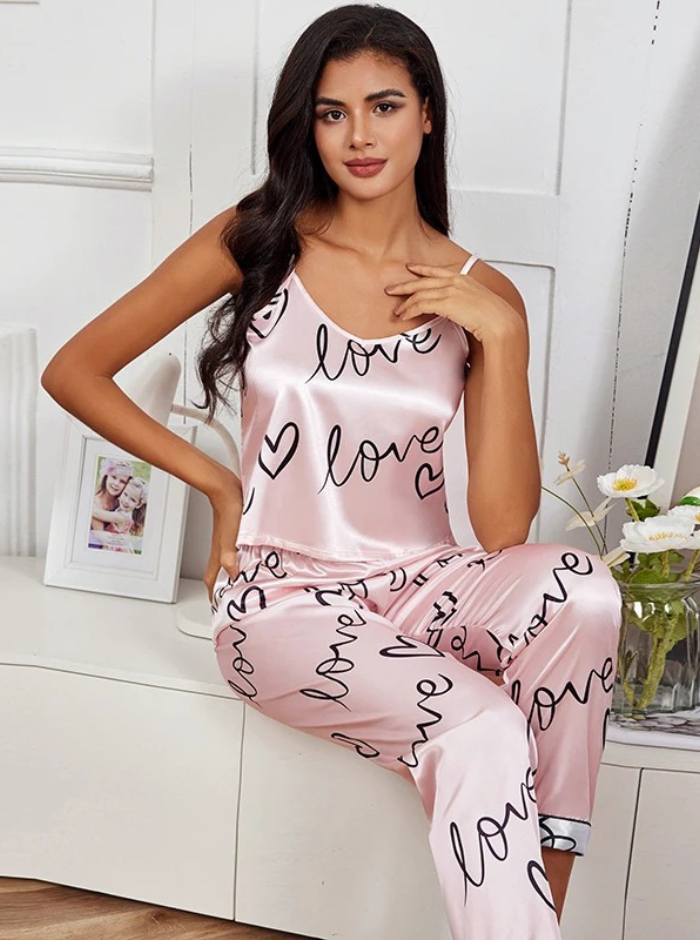 Pyjama en satin pour femmes