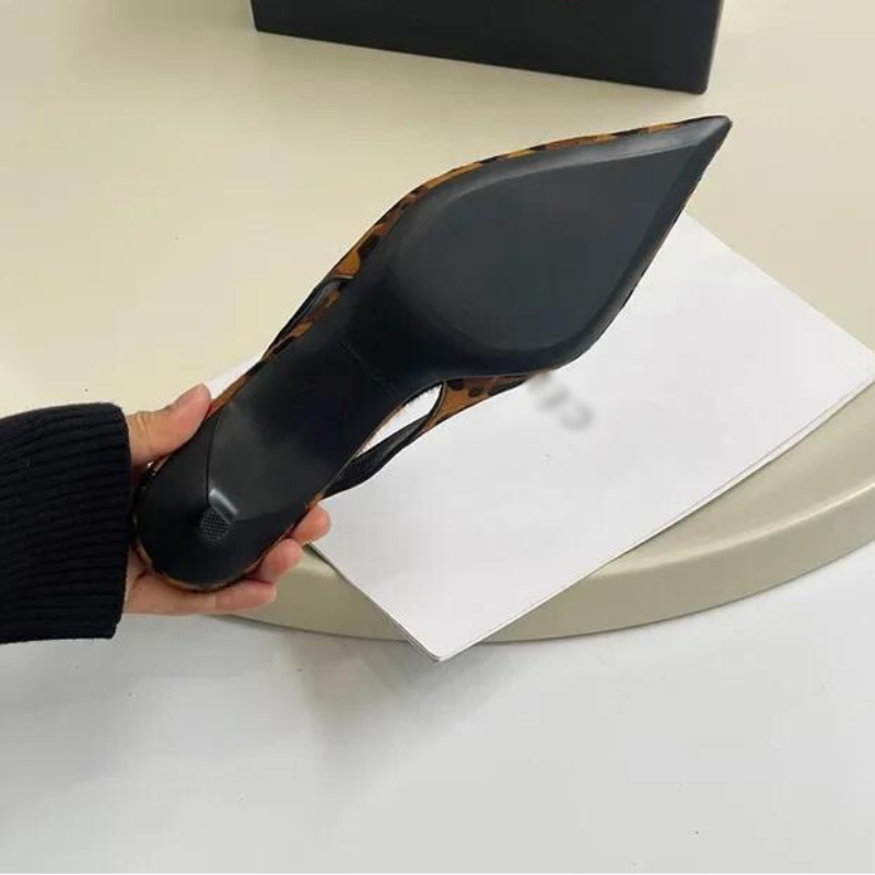 Talons pointus en léopard