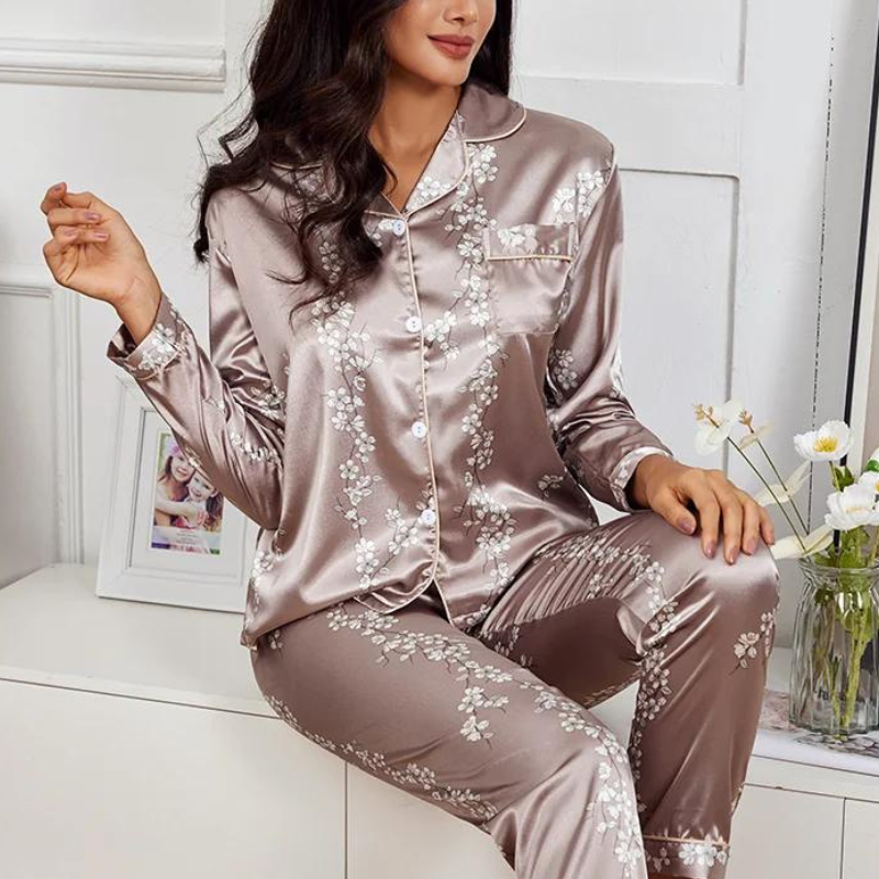 Pyjama élégant à manches longues pour femmes